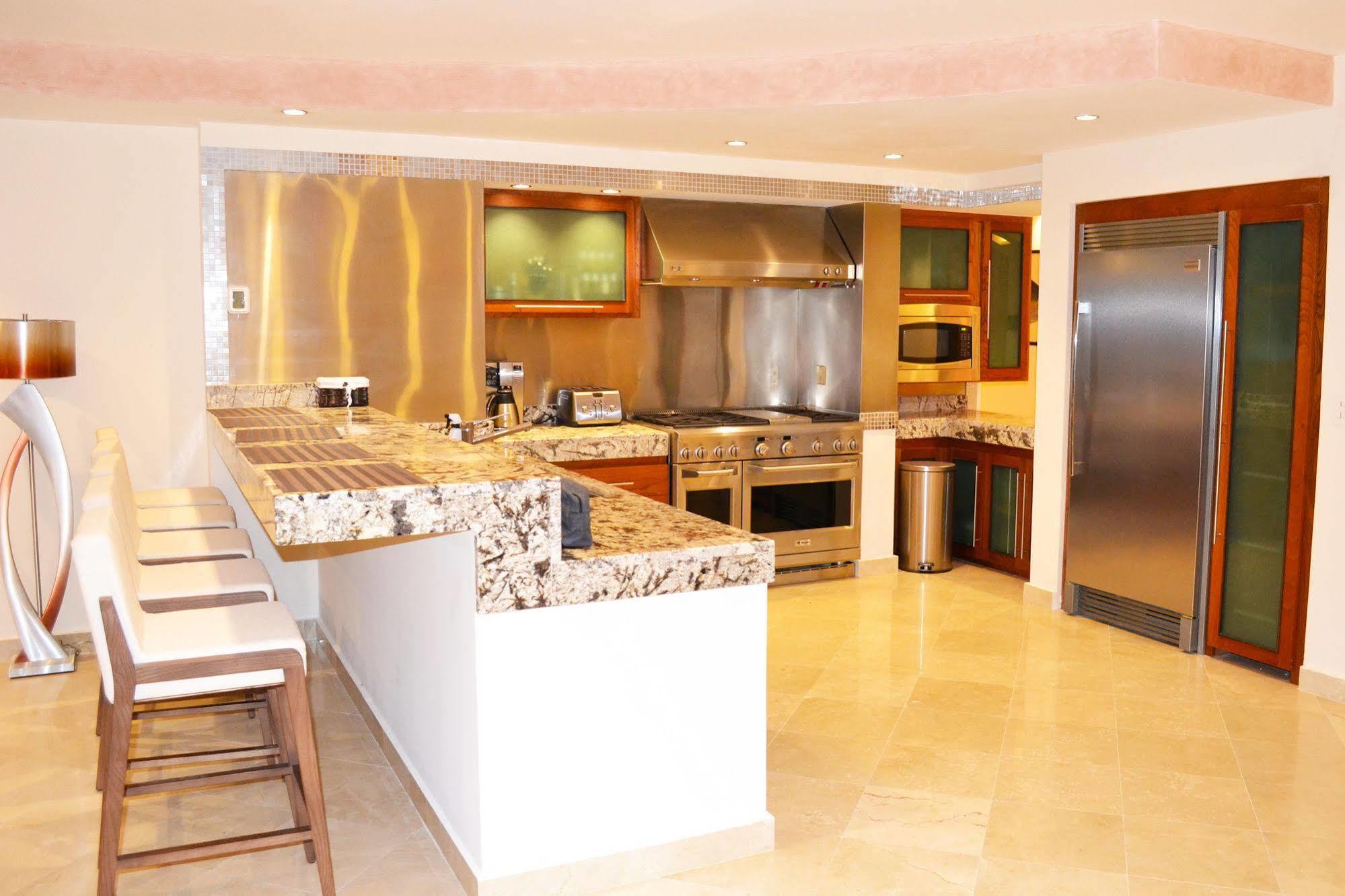 Villas De Cortez Penthouse 罗斯巴利勒斯 外观 照片
